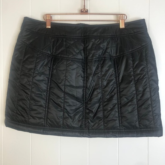 Athleta Toasty Buns Black Quilted Insulated Mini Skirt SZ 14 - Picture 5 of 8